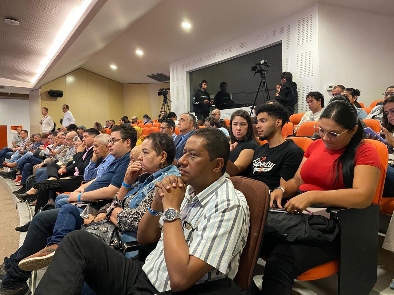 Reunión en Sala de Juntas