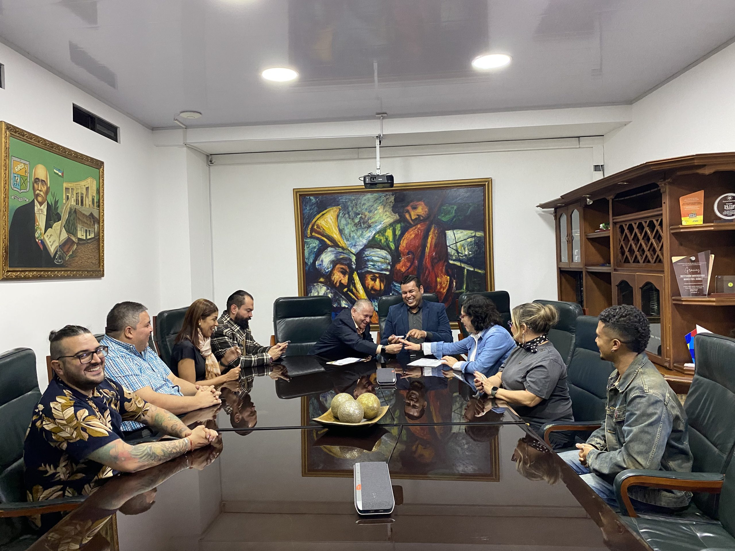 Reunión en Sala de Juntas