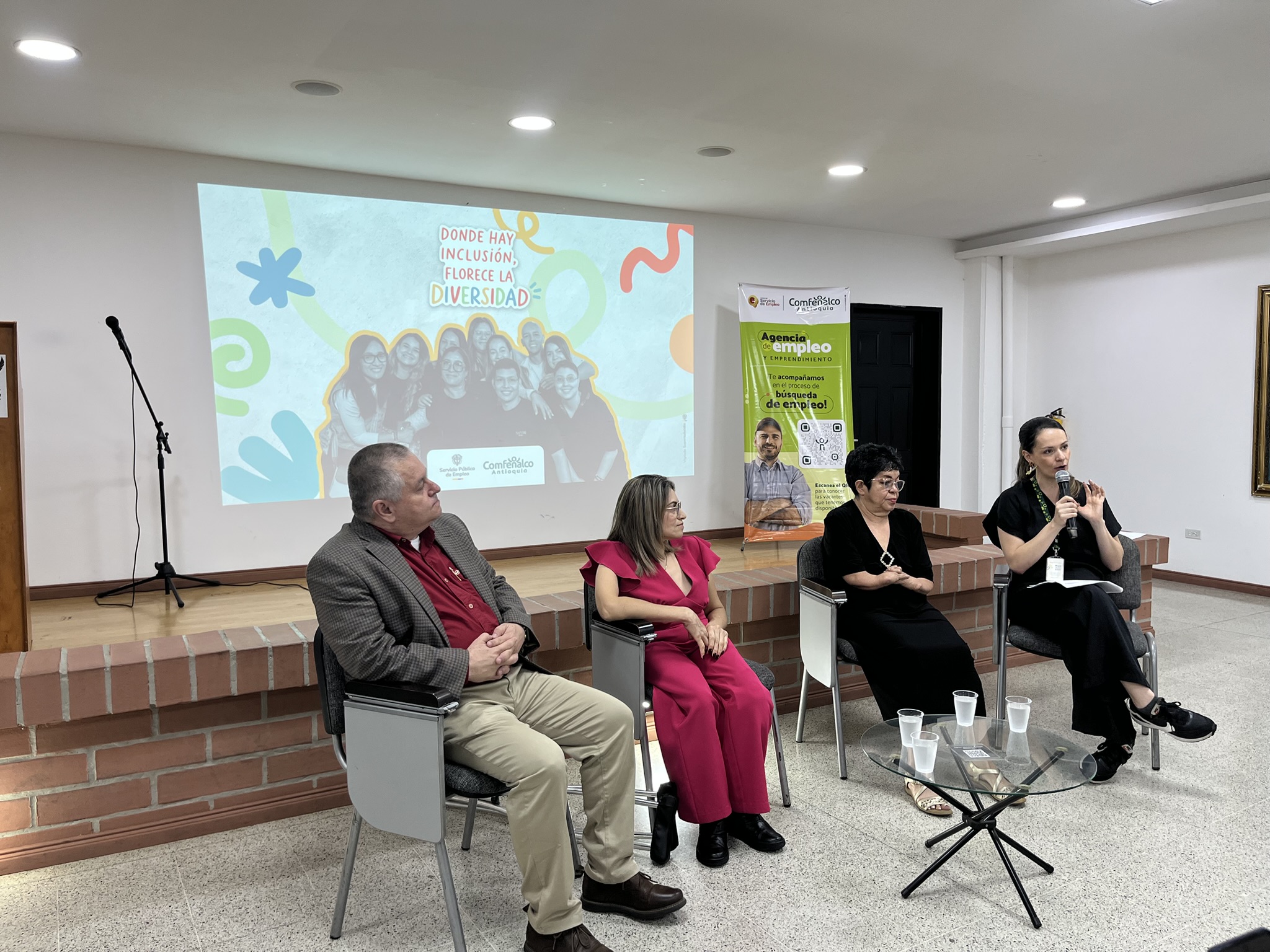 Conversatorio sobre inclusión y oportunidades