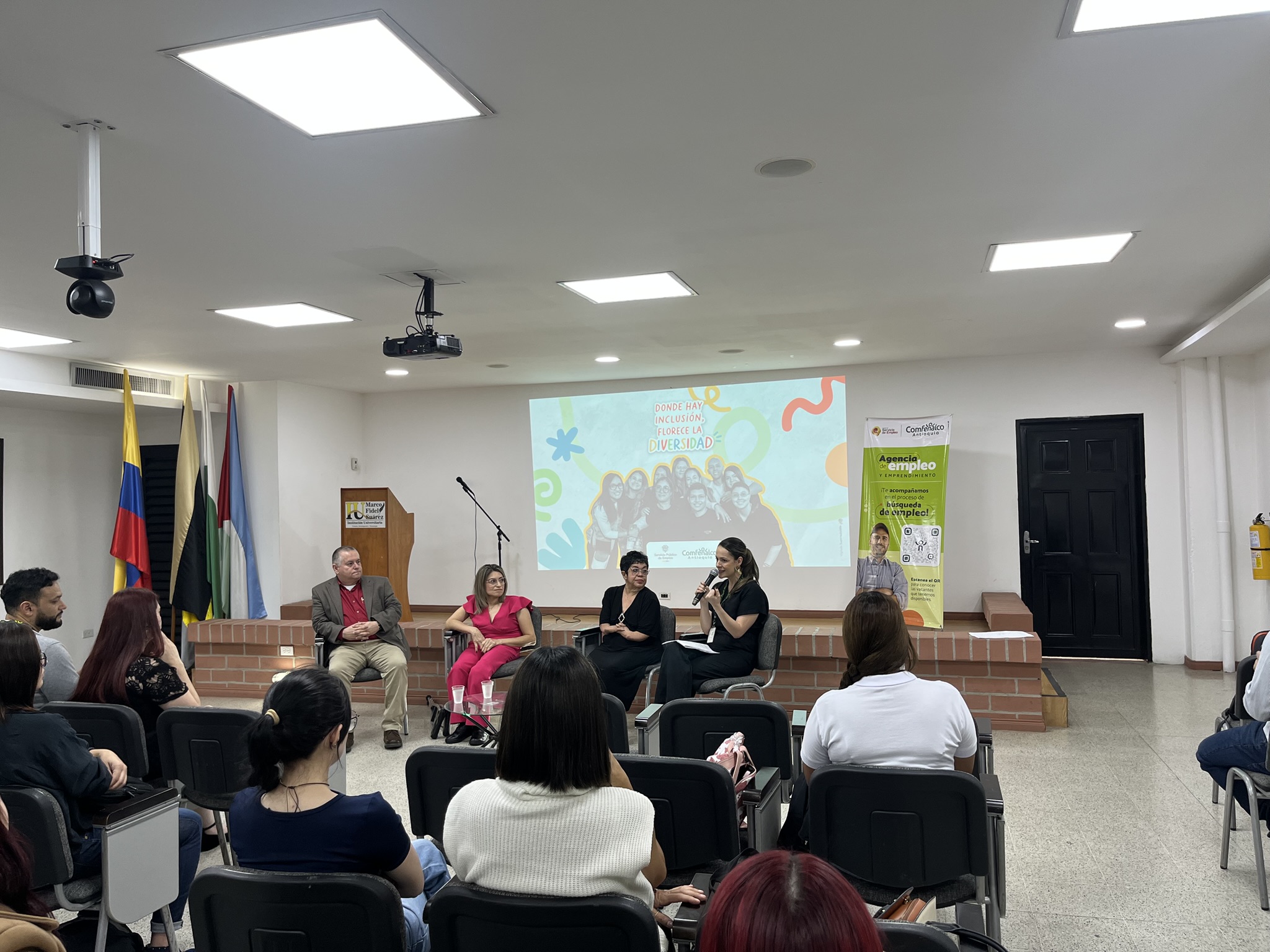 Conversatorio sobre inclusión y oportunidades